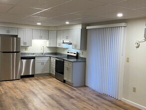 Floral Gardens Apartments in Dover, NH - Building Photo - Building Photo