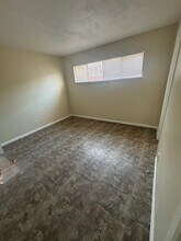 5229 Mountain View Dr in Las Vegas, NV - Building Photo - Building Photo
