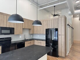 110 W 9th St in Kansas City, MO - Building Photo