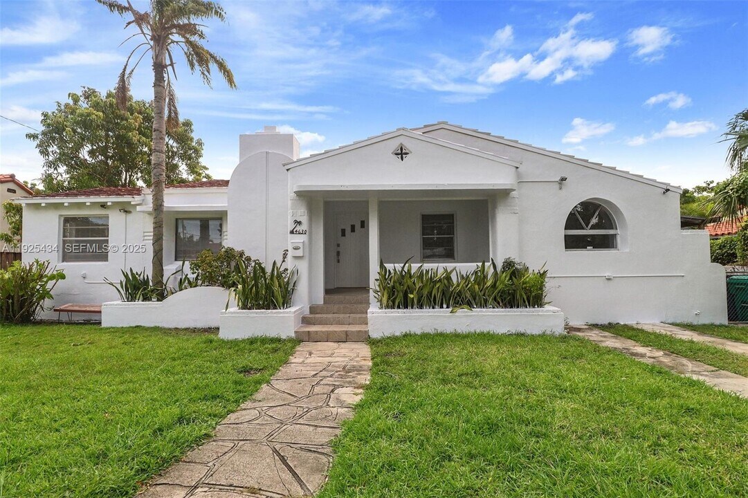 4630 SW 13th Terrace in Miami, FL - Building Photo