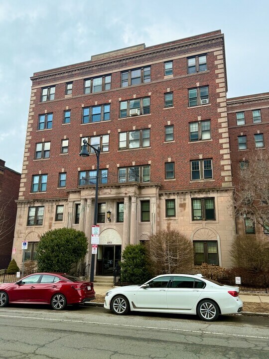 2003 Commonwealth Ave in Boston, MA - Building Photo