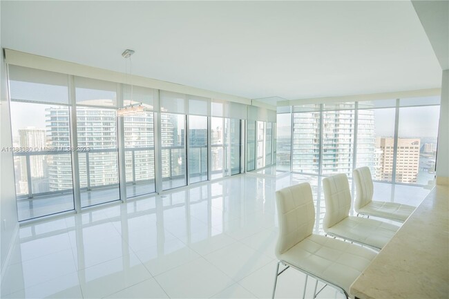 465 Brickell Ave, Unit 4802 in Miami, FL - Building Photo - Building Photo