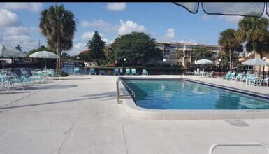 2731 Taft St, Unit 408 in Hollywood, FL - Building Photo - Building Photo