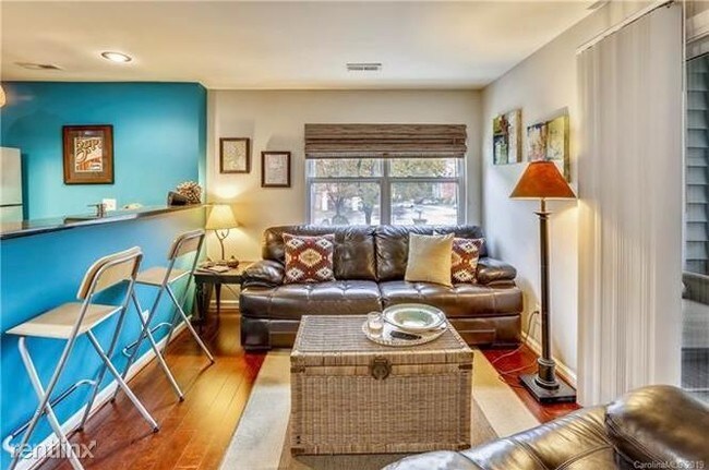 525 N Graham St-Unit -Unit 2A in Charlotte, NC - Building Photo - Building Photo