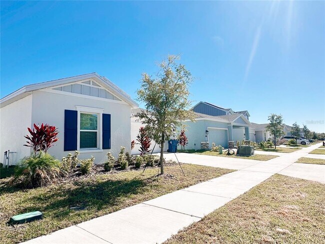 1153 Deepwater Cir in Eagle Lake, FL - Building Photo - Building Photo