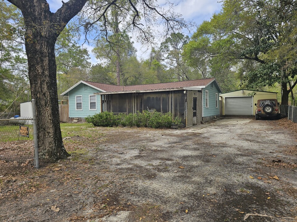 8215 Random Rd in Panama City Beach, FL - Foto de edificio