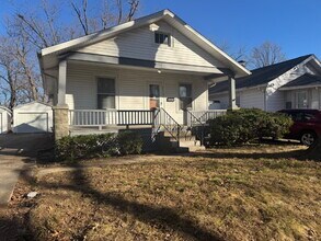 2412 Holmes Ave in Springfield, IL - Building Photo - Building Photo