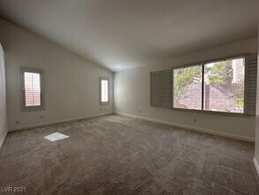 2009 Paradise Peak Dr in Las Vegas, NV - Building Photo - Building Photo