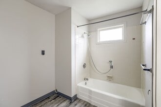 5336-5340 Ervin St in Lincoln, NE - Building Photo - Building Photo