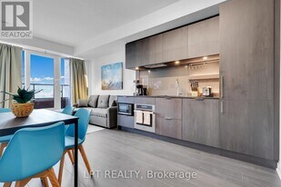 28 Ann St in Mississauga, ON - Building Photo