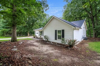 2062 Red Rose Ln in Loganville, GA - Building Photo - Building Photo