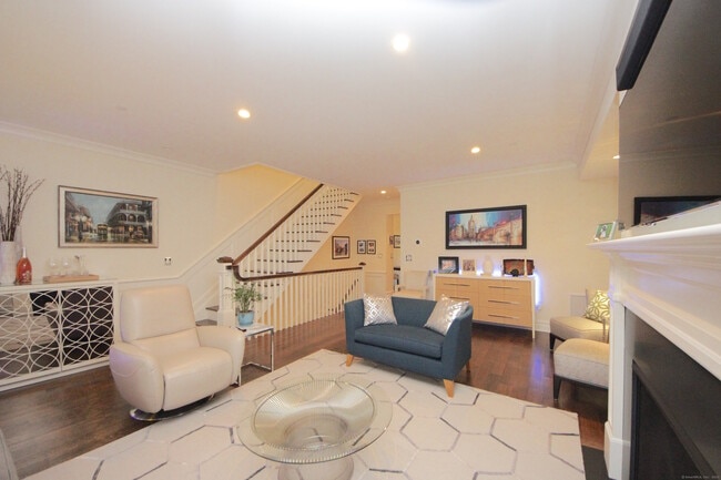 69 Riverdale Ave