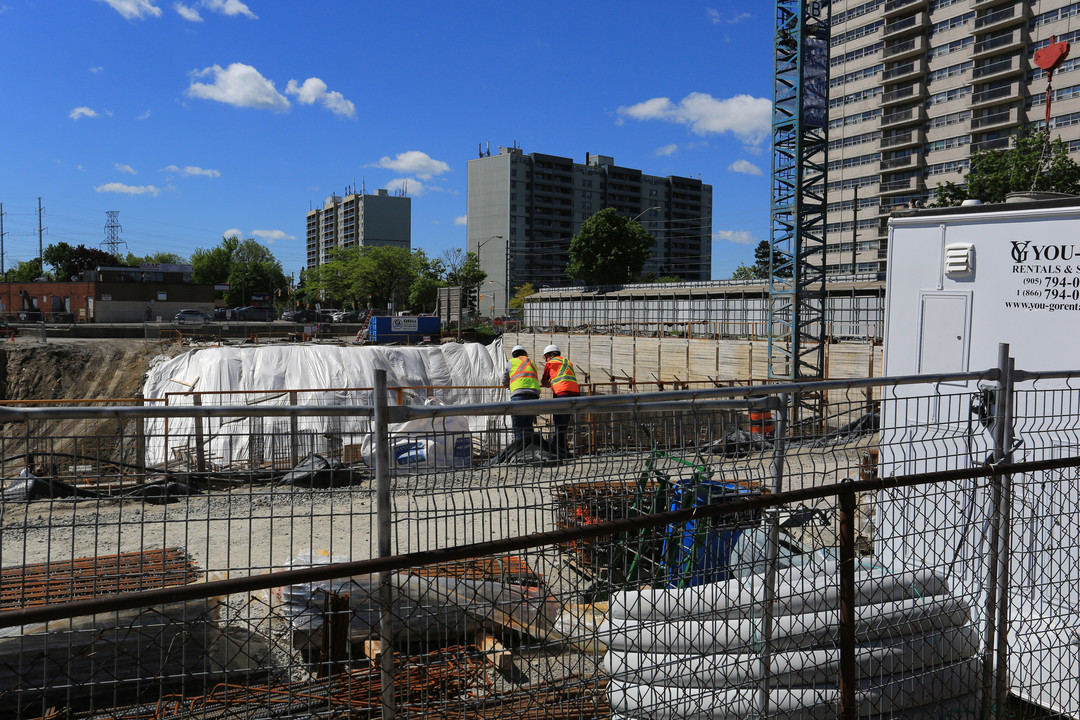 Progress Manors in Toronto, ON - Building Photo