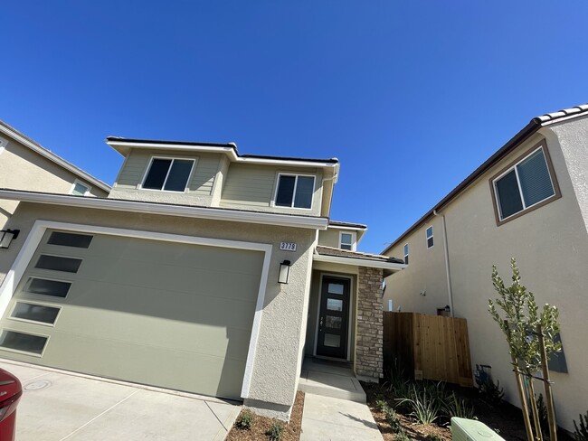 3779 Graystoke Way in Clovis, CA - Building Photo - Building Photo