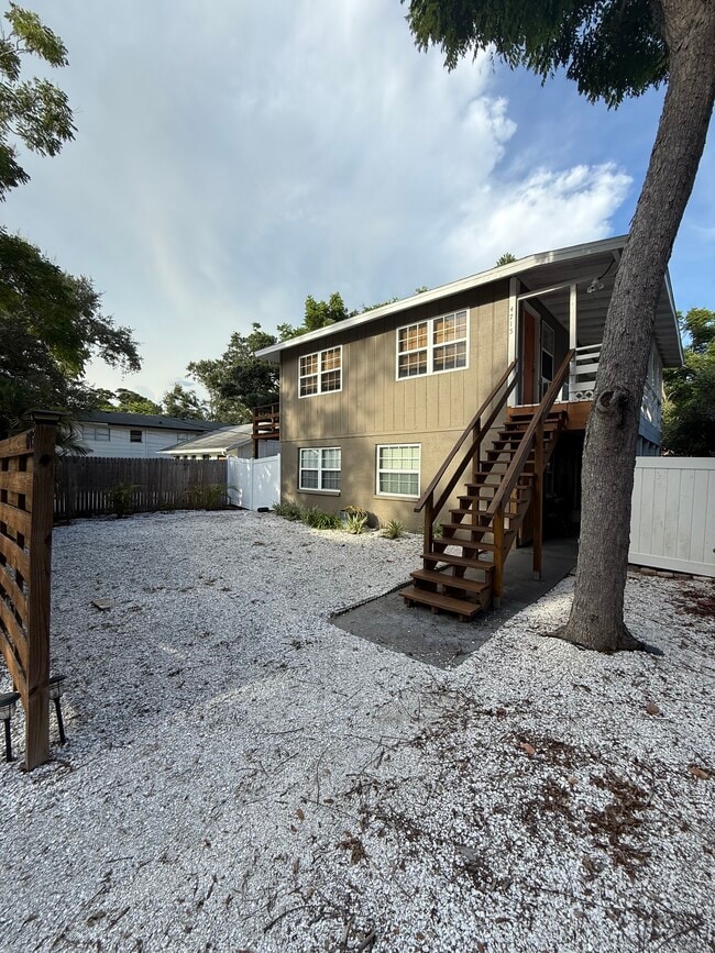 4715 Hollingsworth Ave, Unit 2
