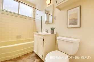 5625 W Jefferson Blvd in Los Angeles, CA - Foto de edificio - Building Photo