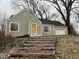 10023 St Clair Ave in Fairview Heights, IL - Building Photo