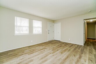 5262 Hacket Dr in Columbus, OH - Building Photo - Building Photo