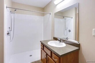 3820 Deer Lakes Dr in Buffalo, NY - Building Photo - Building Photo