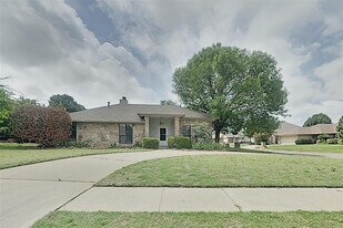 10100 S Rachel Ct in Oklahoma City, OK - Building Photo