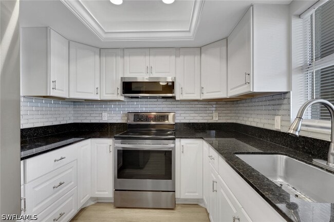 4912 Tamiami Trl E in Naples, FL - Building Photo - Building Photo