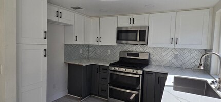 2061 Redlands Blvd in Redlands, CA - Building Photo - Building Photo