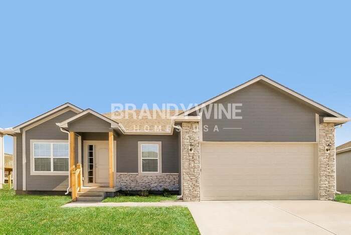 14333 Oakland Ct in Grandview, MO - Building Photo