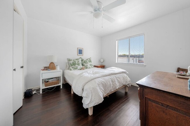 2408 Longview St, Unit 109 in Austin, TX - Building Photo - Building Photo