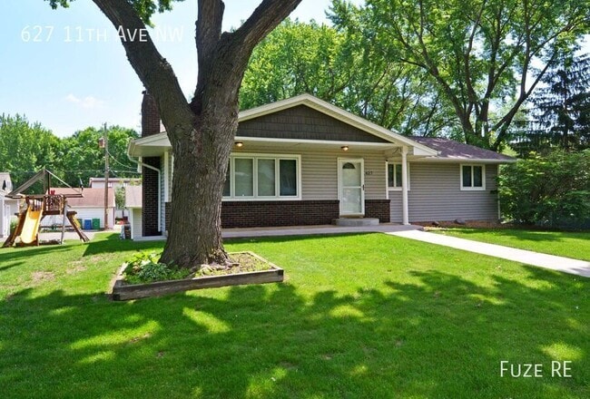 property at 627 11th Ave NW
