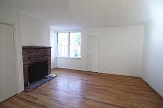 935 Lombard St, Unit 203 in Philadelphia, PA - Building Photo - Building Photo
