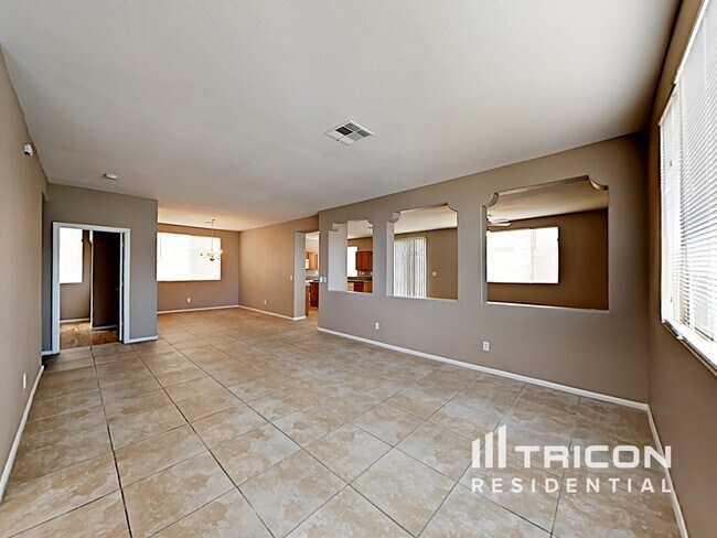 9830 W Mesa Vista Ave in Las Vegas, NV - Building Photo - Building Photo