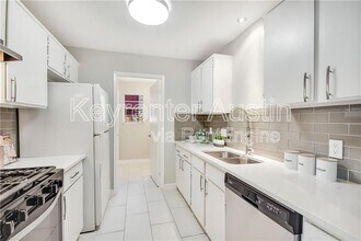 11007 Jordan Ln in Austin, TX - Building Photo - Building Photo