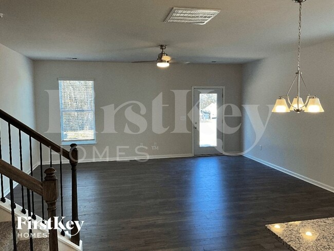 1204 Mission Hill Ln in Greenville, SC - Foto de edificio - Building Photo