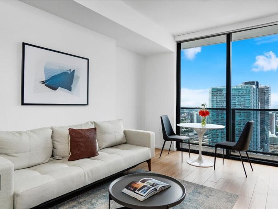 398 NE 5th St in Miami, FL - Building Photo