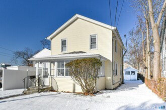 6 Springdale St in Milford, CT - Building Photo - Building Photo