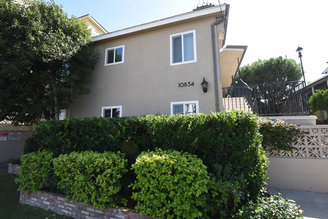 property at 10834 Bloomfield St