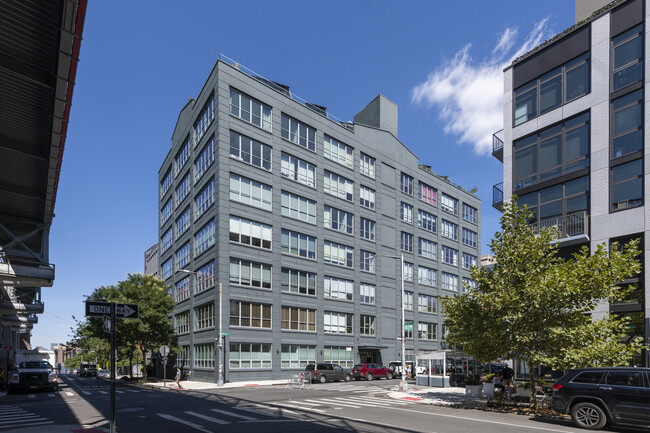 Williamsberry in Brooklyn, NY - Building Photo - Primary Photo