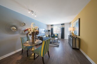 Verge in San Diego, CA - Building Photo - Building Photo