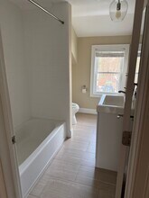 17 Linden St, Unit 17 Linden St in Winchester, MA - Foto de edificio - Building Photo