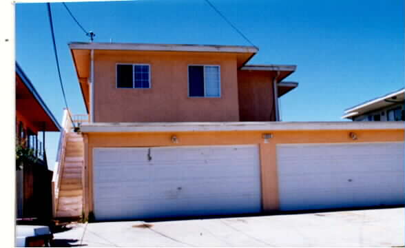 1355 144th Ave in San Leandro, CA - Building Photo