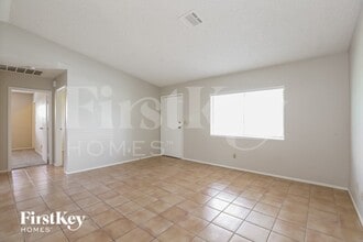 246 Denver Way in Henderson, NV - Foto de edificio - Building Photo