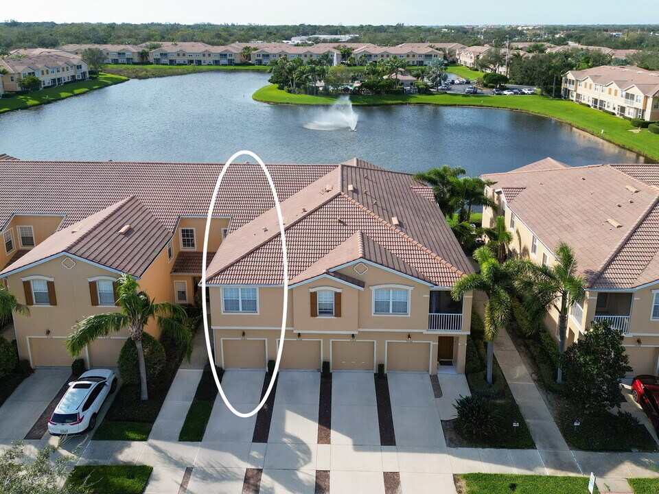 3566 Parkridge Cir in Sarasota, FL - Building Photo