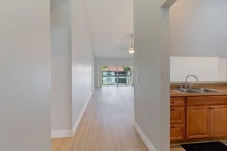 231 Cypress Point Dr in Palm Beach Gardens, FL - Building Photo - Building Photo