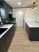 287 E 3rd St in Lowell, OR - Building Photo - Building Photo