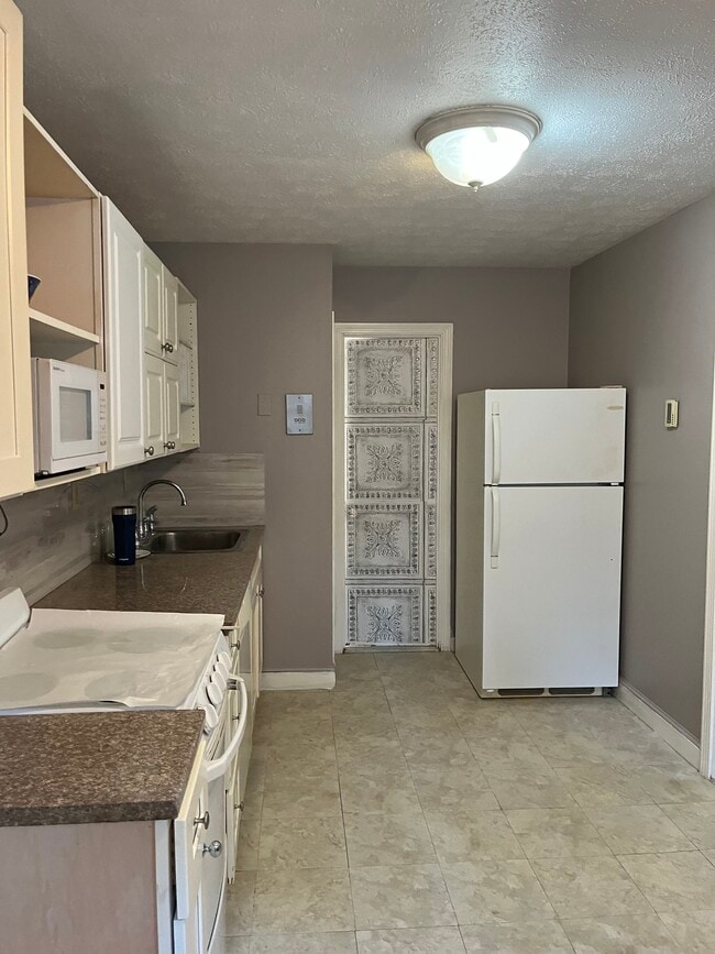 275 Neck St, Unit 1c in Weymouth, MA - Foto de edificio - Building Photo