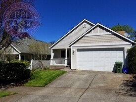 38981 Cascadia Village Dr in Sandy, OR - Building Photo