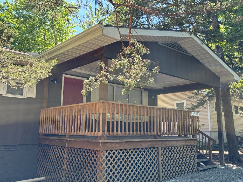 1501 Carolyn Dr in Bull Shoals, AR - Building Photo