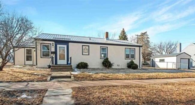 property at 1301 W 15th St