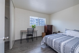 University Vista Student Apartments in Tucson, AZ - Building Photo - Interior Photo