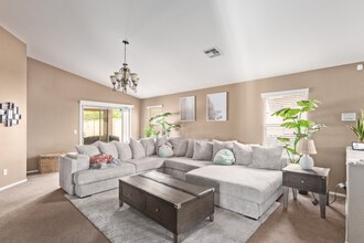 10210 W Veliana Way in Tolleson, AZ - Foto de edificio - Building Photo